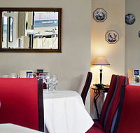 Le Petit Bourgeois - Pubs Sydney