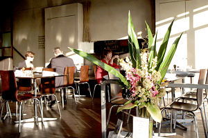 R Bar Restaurant Port Melbourne - Pubs Sydney 0