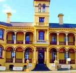 The Queenscliff Historic Royal Hotel - Pubs Sydney