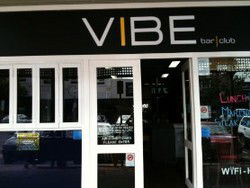 Vibe Bar And Restaurant - Pubs Sydney 3