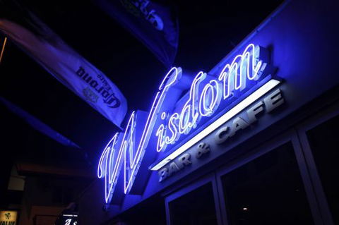 Wisdom Bar & Cafe - Pubs Sydney 3