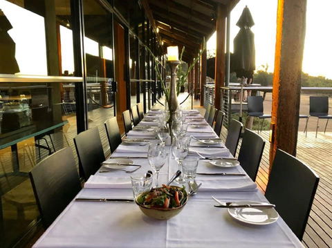 Father's Day Lunch At Holmesglen At Eildon - Pubs Sydney 1