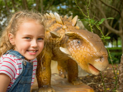Mega Creatures At Hunter Valley Gardens - Postponed - Pubs Sydney 2