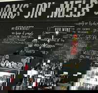 OAKS ON MELBA - Pubs Sydney