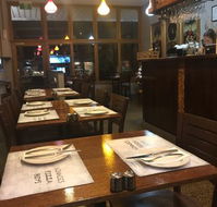 Vinnies Pizzays - Pubs Sydney