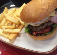 Drouin PizzaBurger Lounge - Pubs Sydney
