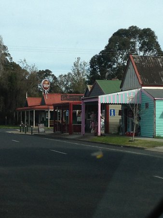 Briagolong Cafe - Pubs Sydney 0