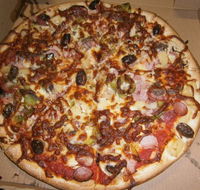 Quinny's Pizza  Pasta - Pubs Sydney