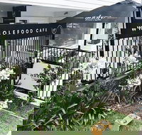 Three Donkeys Wholefood Cafe - Pubs Sydney