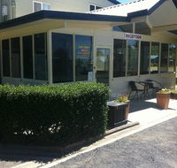 Poplar Caravan Park  Harry's Snack Shack - Pubs Sydney