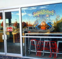 Elwoods Eatery - Pubs Sydney