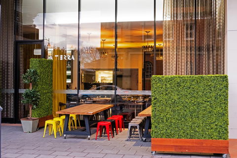La Tierra Restaurant & Bar - Pubs Sydney 2