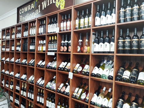 Cowra Visitor Information Centre Wine Selection - Pubs Sydney 0
