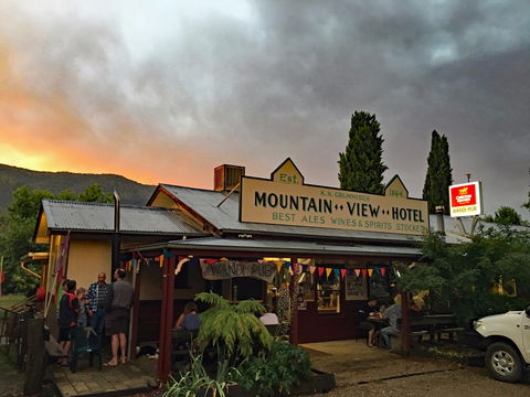 The Wandi Pub - Pubs Sydney 0