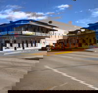 Harts Takeaway/Junction Hotel Peterborough - Pubs Sydney