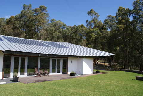 Barton Jones Wines - Pubs Sydney 2