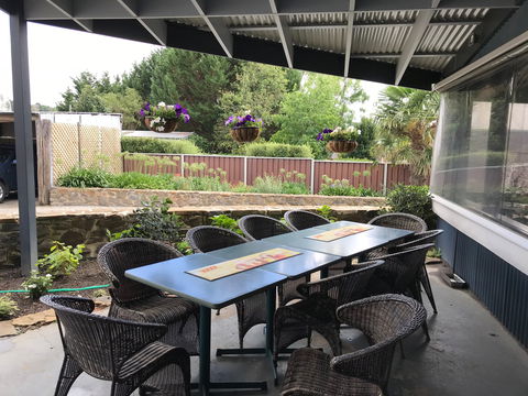 Taralga Hotel Bistro - Pubs Sydney 0