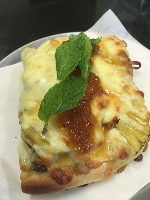Martinelli Pizza Bar - Pubs Sydney 3