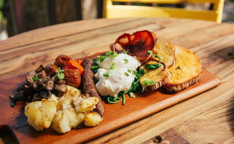 Lindsay's Cafe - Pubs Sydney 11