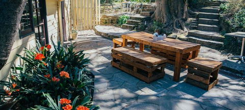 Lindsay's Cafe - Pubs Sydney 3