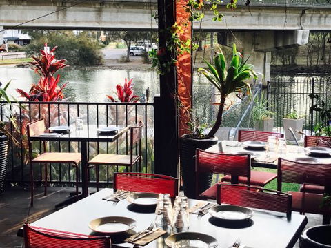 La Bocca Woodfire Pizzeria Italian Restaurant - Pubs Sydney 0