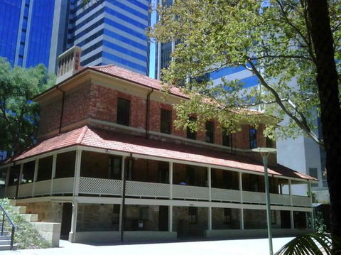 Lamont's Bishops House - Pubs Sydney 0