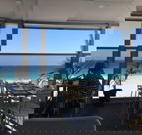 Swell Mullaloo Beach - Pubs Sydney