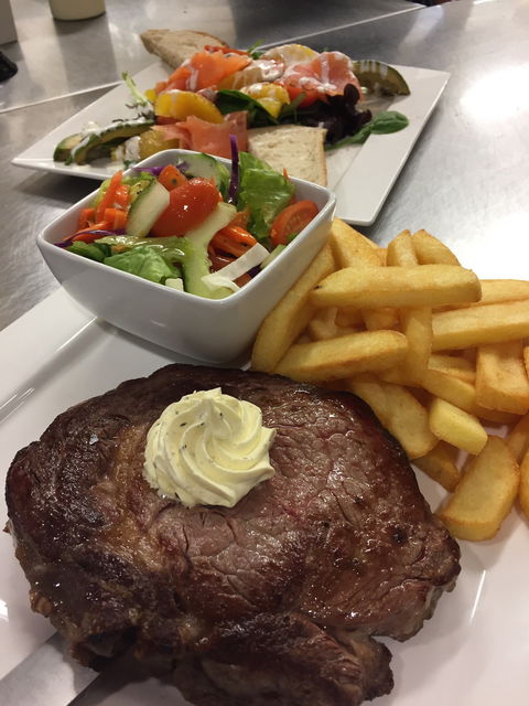 Sunsets Cafe At One Mile Jetty - Pubs Sydney 6