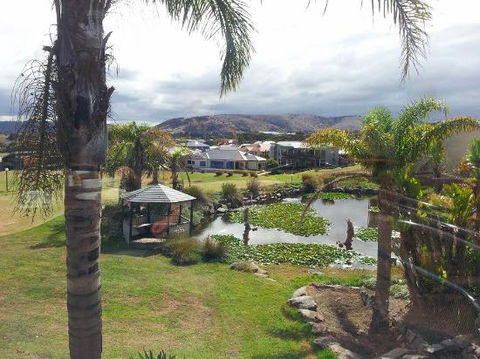 McCracken Country Club Restaurant - Pubs Sydney 0