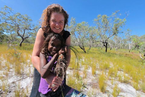 Gay-Wu Woman's 5 Day Yolngu Homeland Tour - Pubs Sydney 1