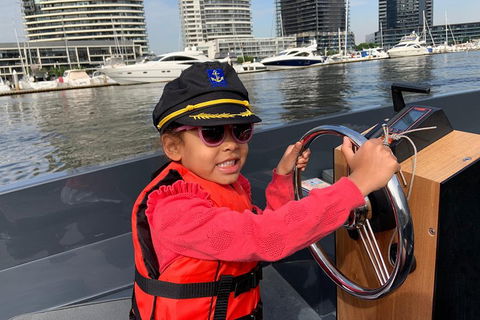 2-Hour Boat Rental In Melbourne - Pubs Sydney 4