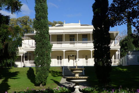 Melbourne City Tour: Lifestyle Of The Rich And Famous - Pubs Sydney 0