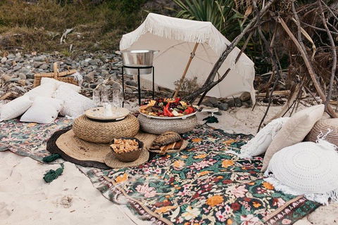 A Picnic In Byron Bay - Pubs Sydney 3