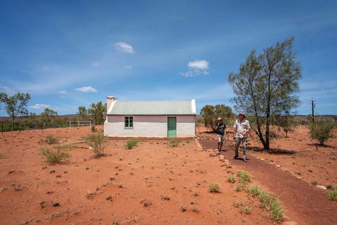Private Cultural And Historical Painted Desert Tour In Hermannsburg - Pubs Sydney 1