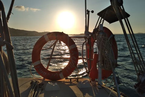 Townsville Small Group Early Morning Sailing Cruise Boat Tour Charter Hire - Pubs Sydney 0