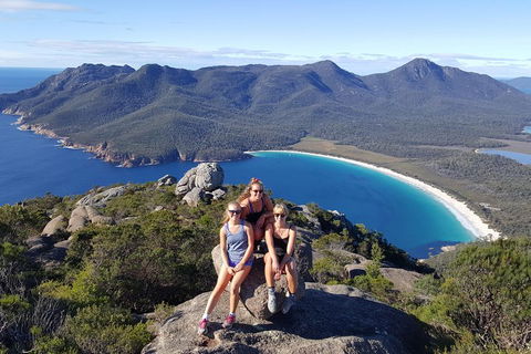 2-Day Tas East Coast Escape Tour Including Bay Of Fires, Wineglass Bay & Devils - Pubs Sydney 1