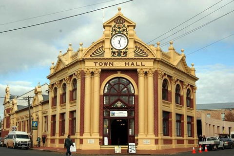 Full-Day Wave Rock & Historic York - Pubs Sydney 1