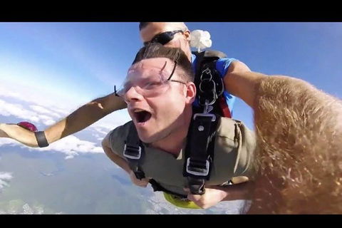 Reef And Rainforest Tandem Sky Dive In Cairns - Pubs Sydney 1