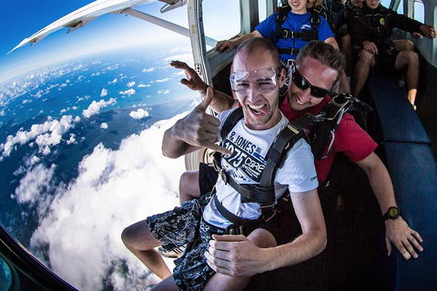 Reef And Rainforest Tandem Sky Dive In Cairns - Pubs Sydney 2
