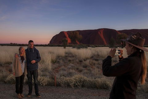 Highlights Of Uluru Including Sunrise And Breakfast - Pubs Sydney 4