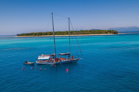 Ocean Free Green Island & Great Barrier Reef Snorkel Cruise, Cairns 25 Guests - Pubs Sydney 0