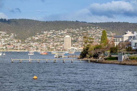 Derwent River Historic Harbour Cruise From Hobart - Pubs Sydney 5