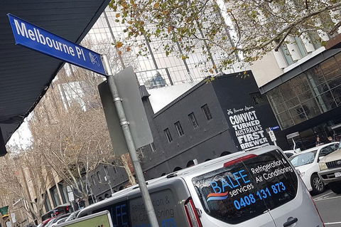Live Like A Local: Explore Some Favourite Spots On A Playful Audio Walking Tour - Pubs Sydney 2