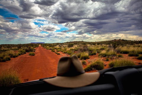 Mount Conner 4WD Small Group Tour From Ayers Rock Including Dinner - Pubs Sydney 4